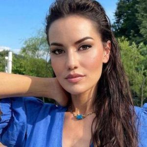 Fahriye Evcen img