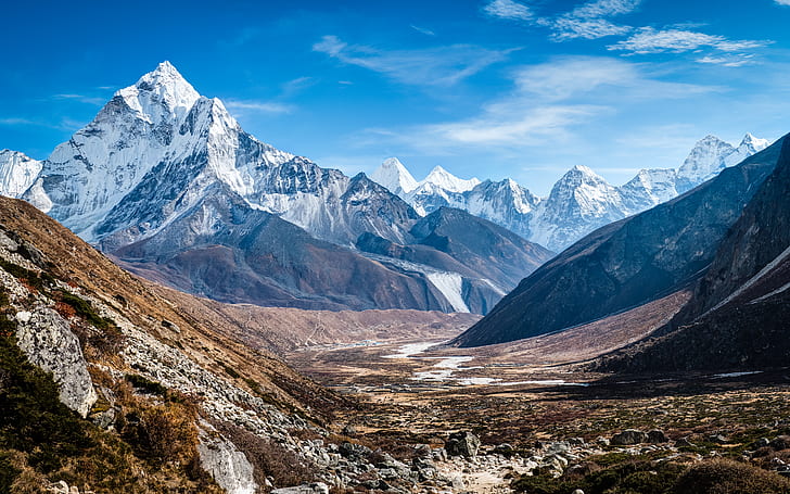 Dünyanın en yüksek zirvesi olan Comolungma (Himalayalar) hangi kıtada yer alır?