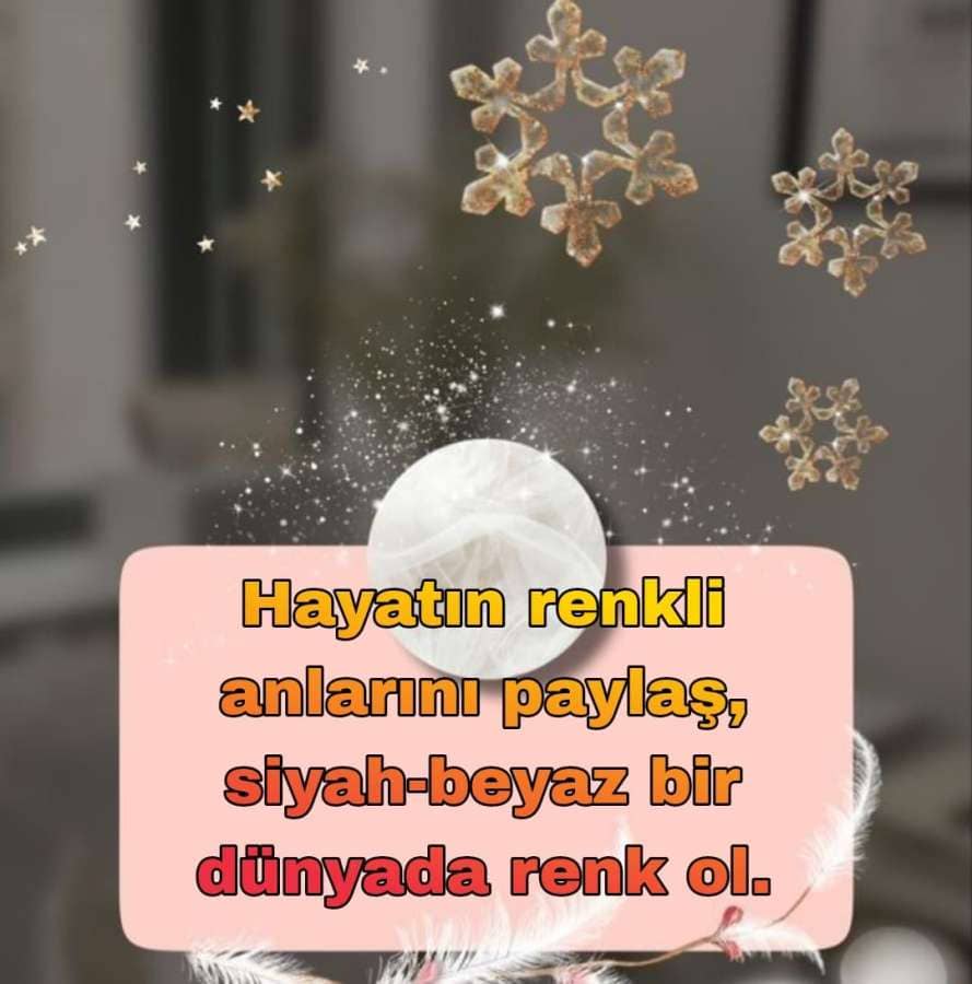 2025'in En Derin Anlamlı Facebook Durum Sözleri