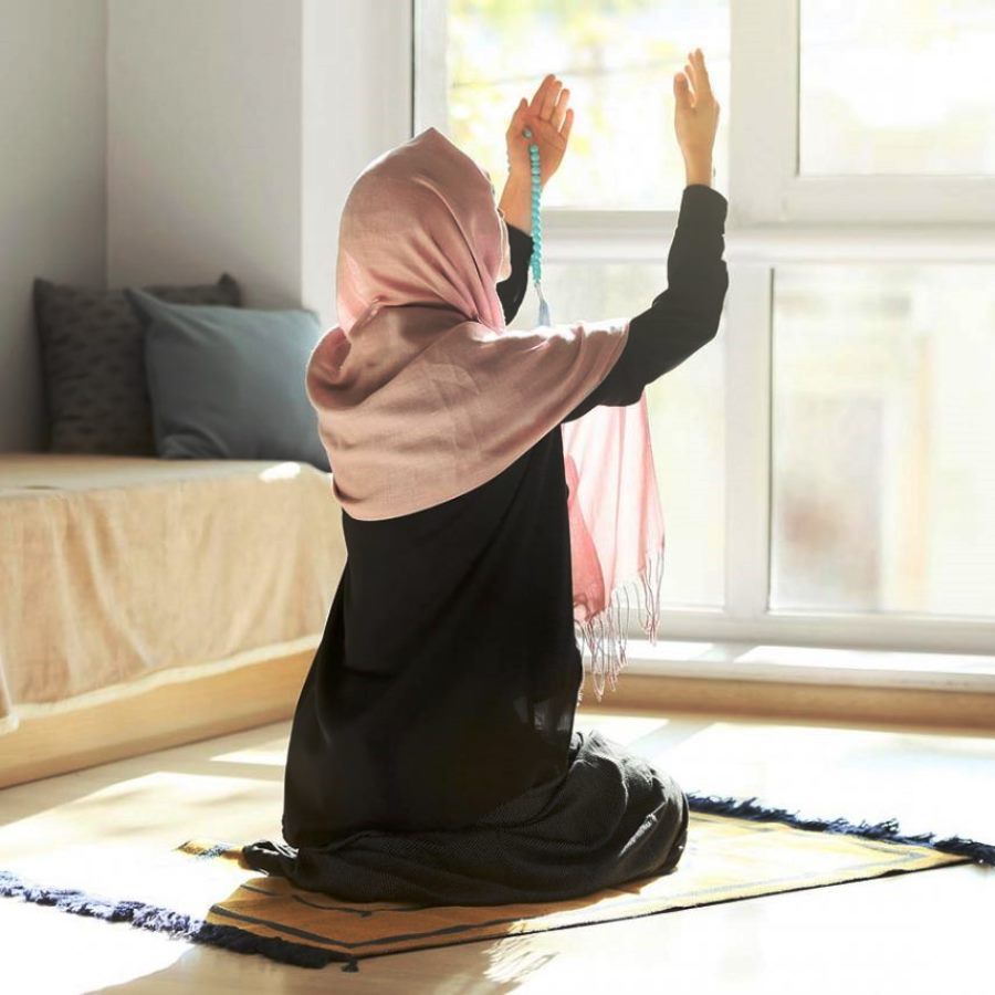 En güzel bayan namaz profil resmi