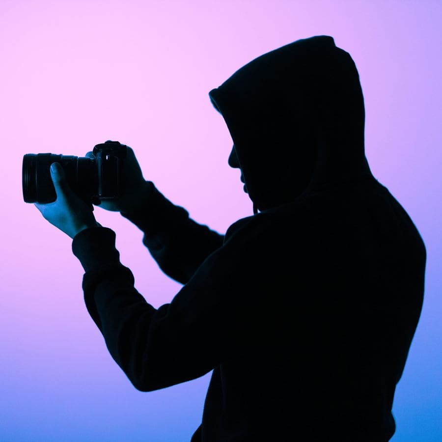 Fotoğraf çeken adam resmi