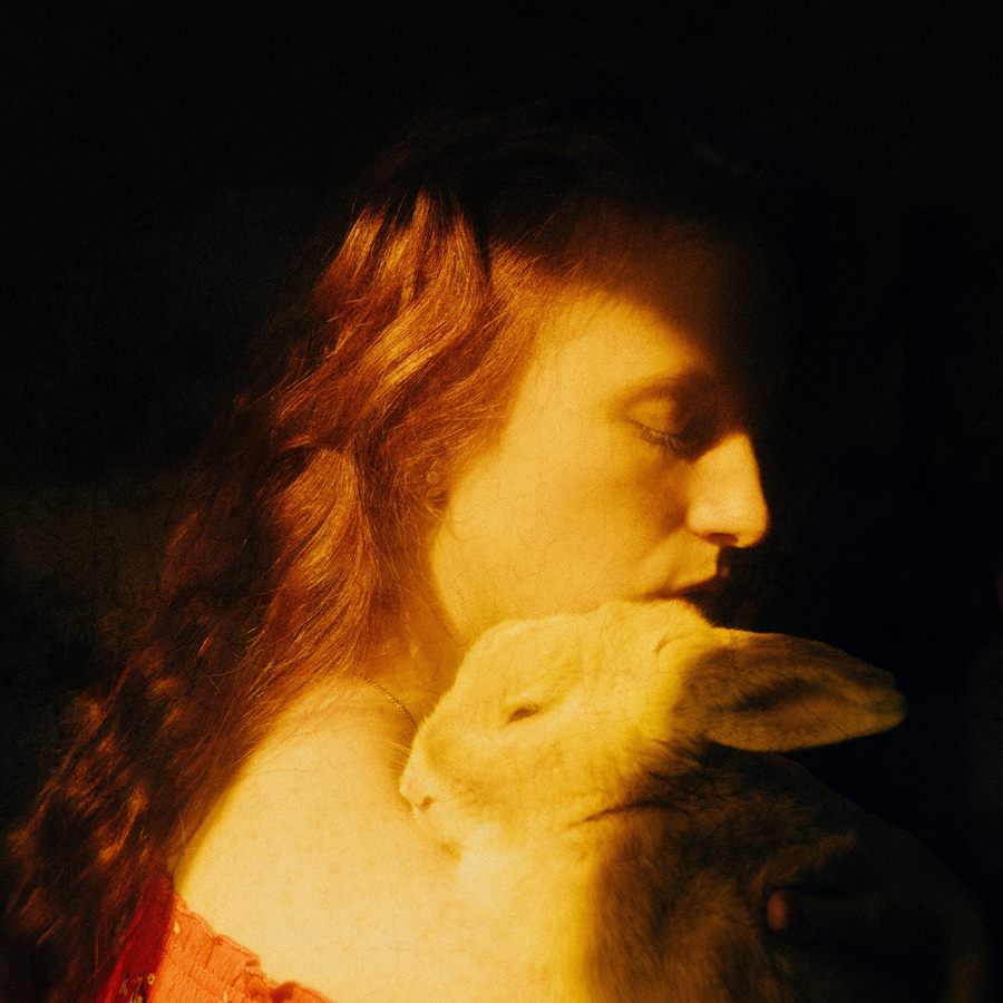Kadın ve tavşan profil foto