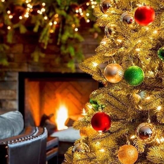 renkli noel ağacı resmi