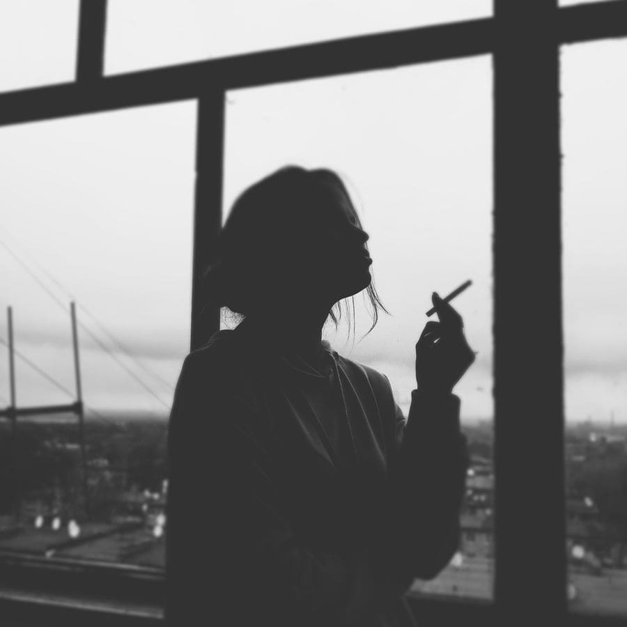 Sigara içen kadın Profil resmi